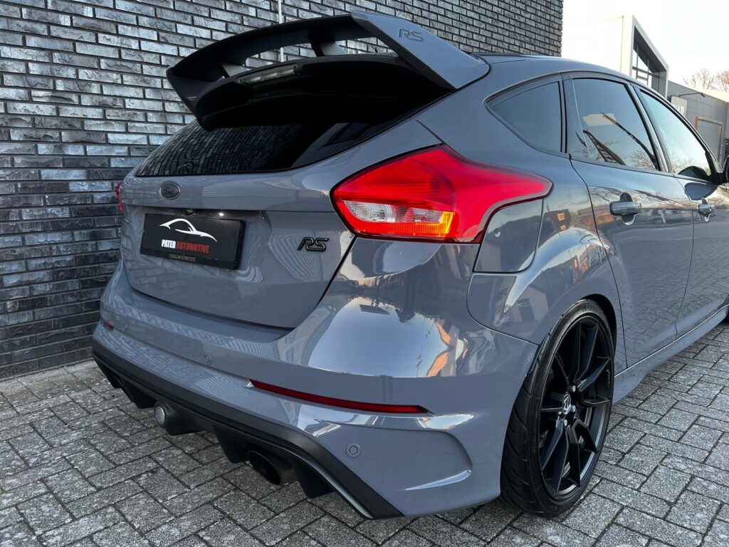 FORD FOCUS RS STEAL GREY