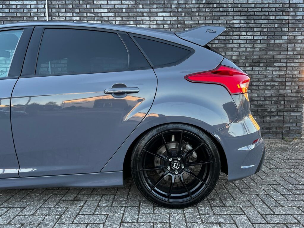 FORD FOCUS RS STEAL GREY