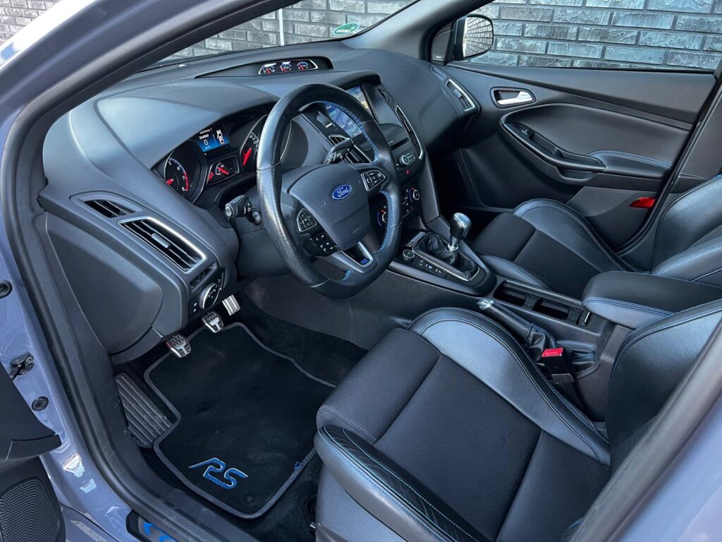 FORD FOCUS RS STEAL GREY
