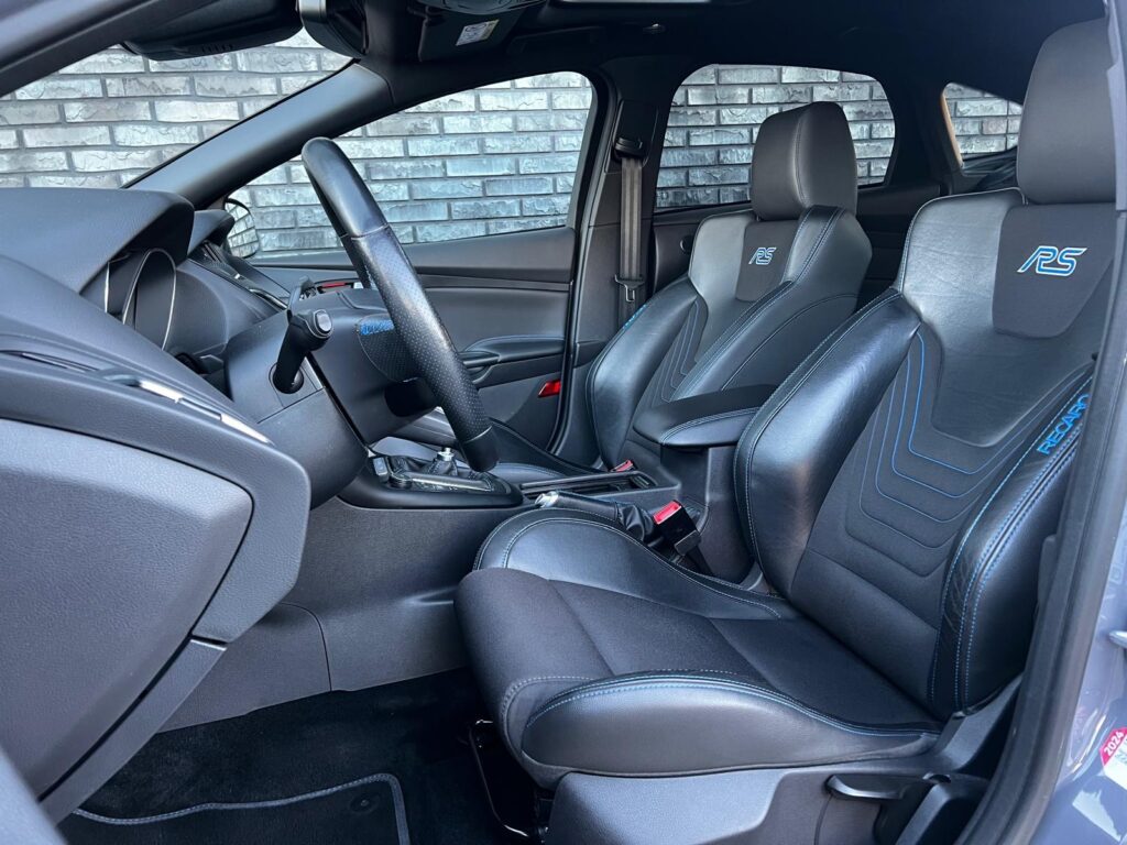 FORD FOCUS RS STEAL GREY