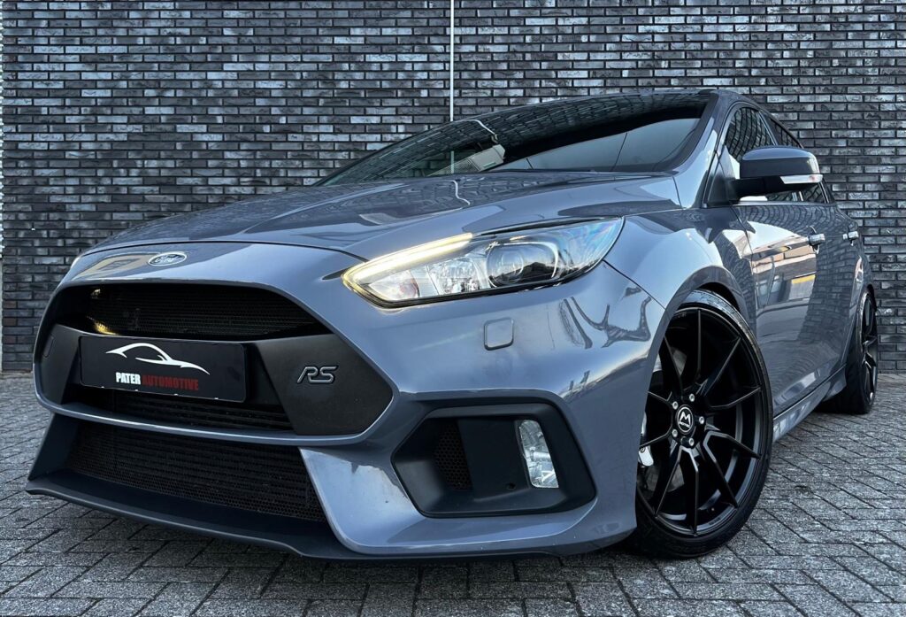 FORD FOCUS RS STEAL GREY