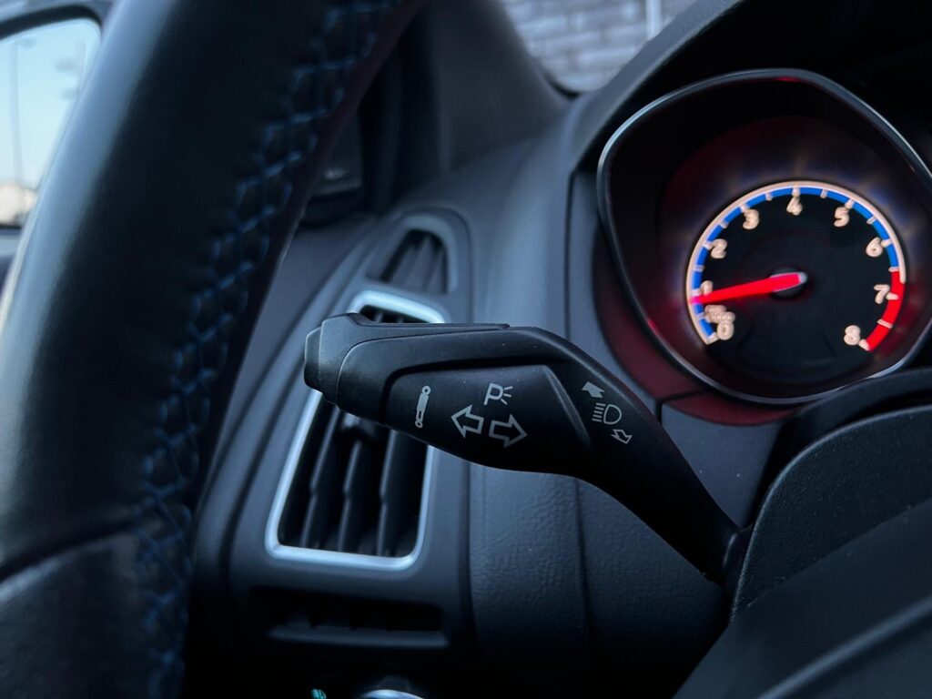 FORD FOCUS RS STEAL GREY