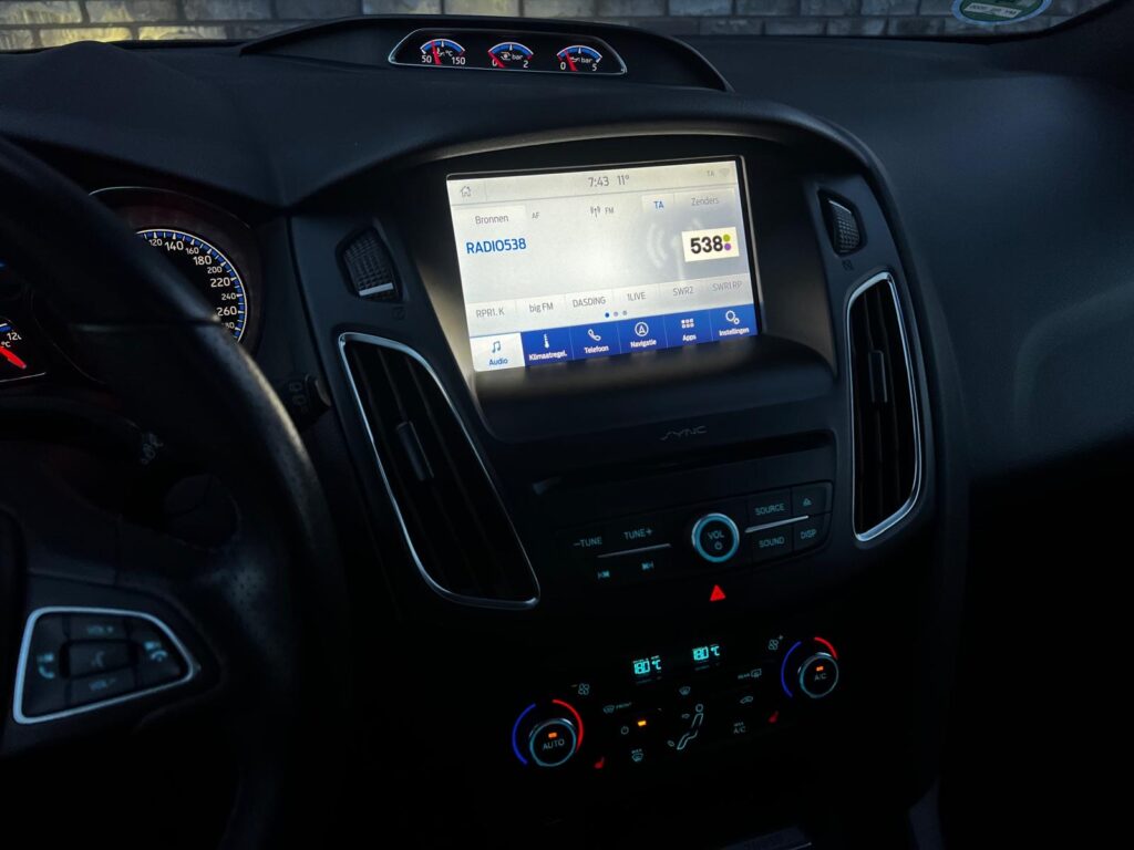 FORD FOCUS RS STEAL GREY