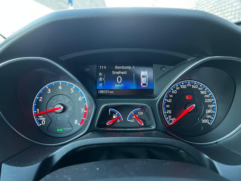 FORD FOCUS RS STEAL GREY