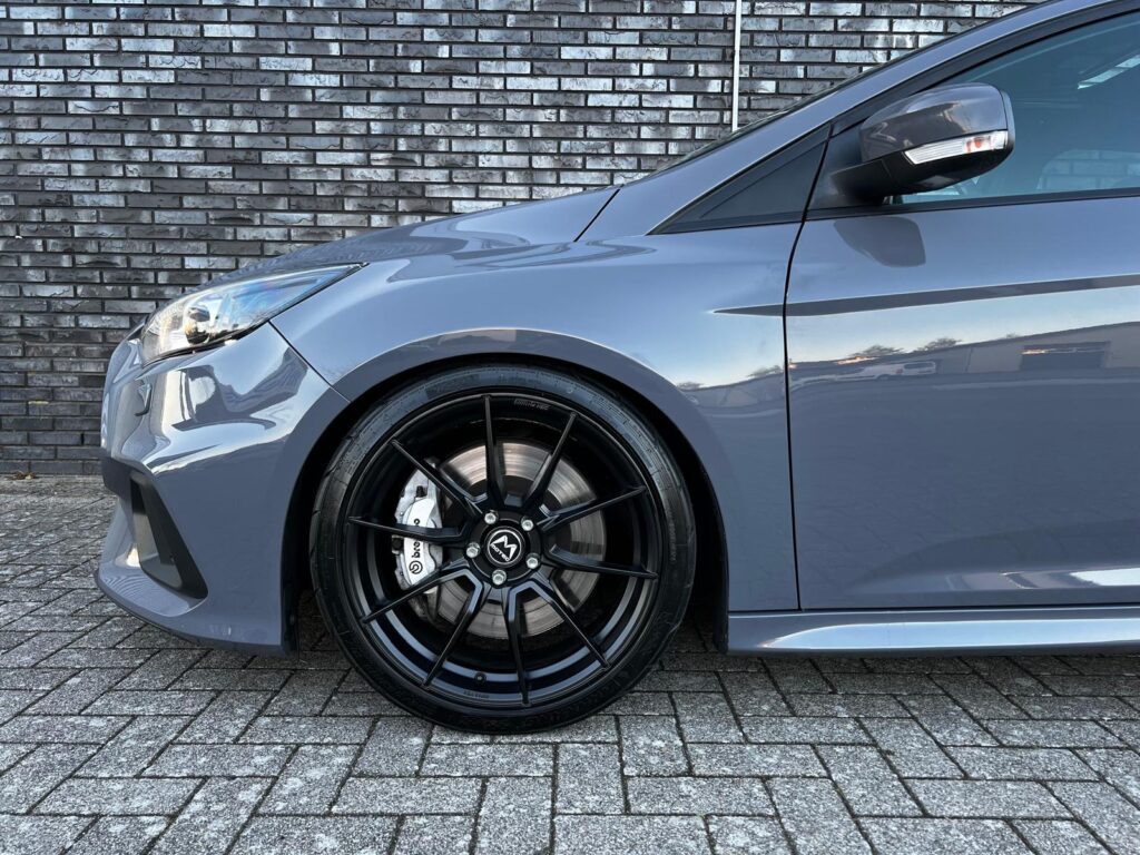 FORD FOCUS RS STEAL GREY