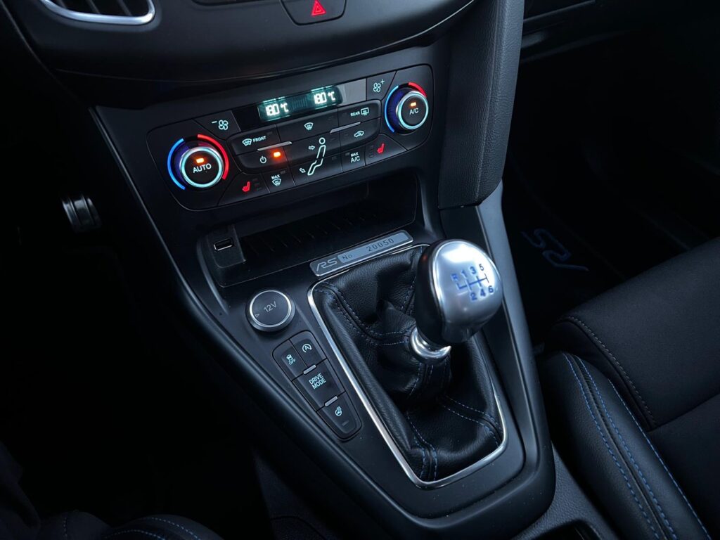 FORD FOCUS RS STEAL GREY