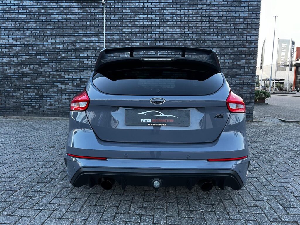 FORD FOCUS RS STEAL GREY