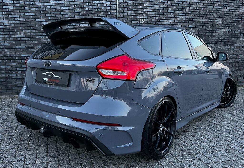 FORD FOCUS RS STEAL GREY