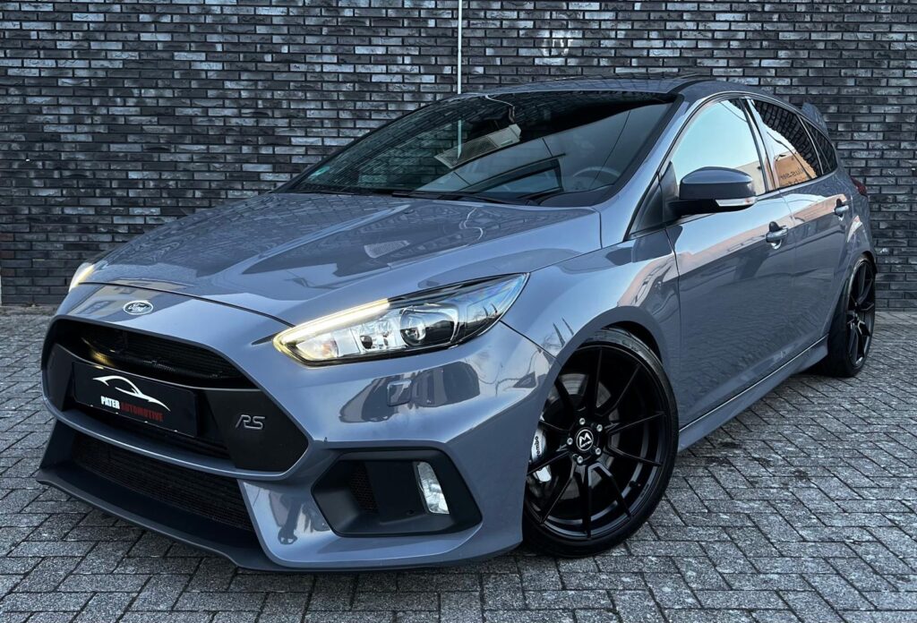 FORD FOCUS RS STEAL GREY