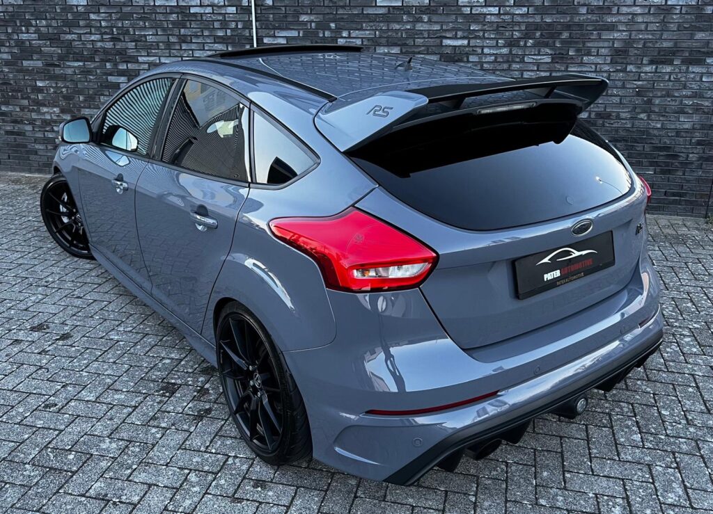 FORD FOCUS RS STEAL GREY